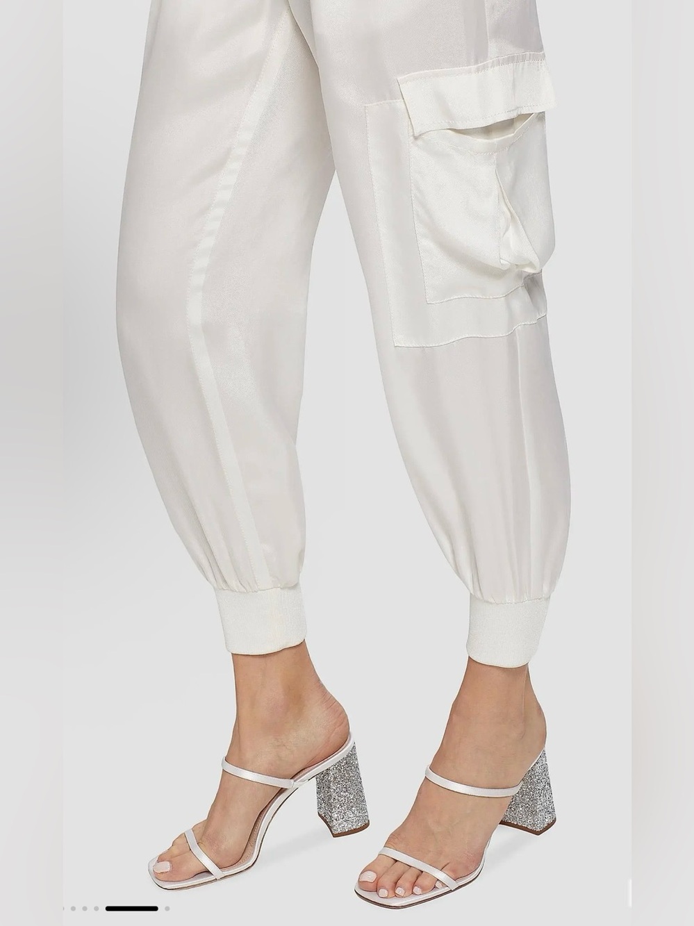 cinq a sept Giles Twill Cargo Joggers Size M $265 - Picture 5 of 9
